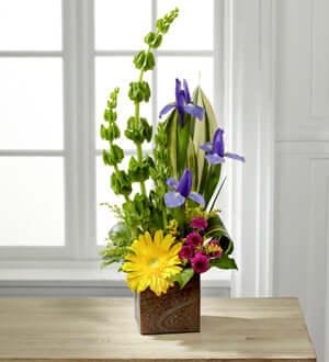 AMAZING YEAR ARRANGEMENT