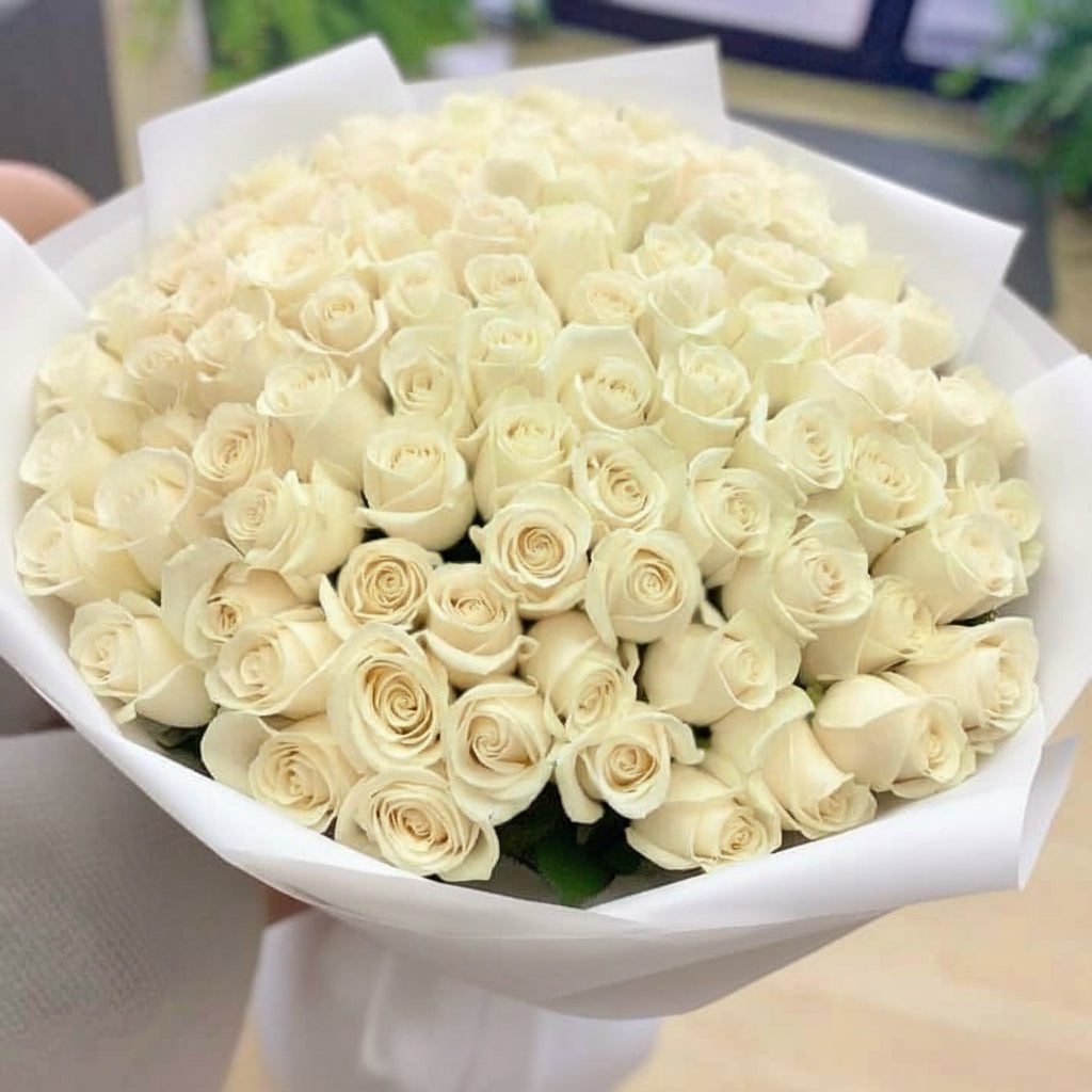 100 WHITE ROSES BOUQUET