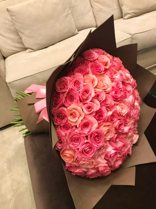 150 PEACH AND PINK ROSES